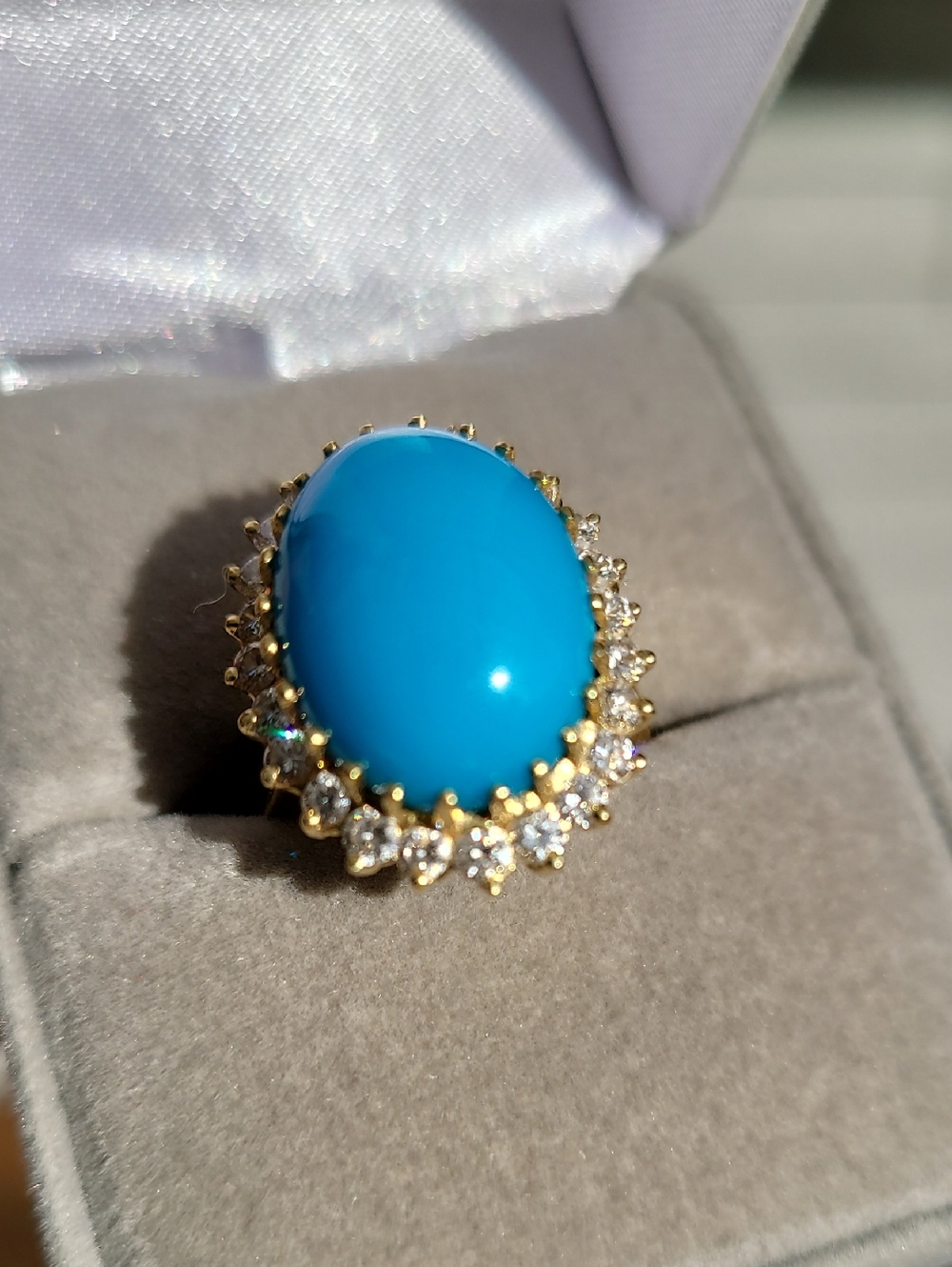 18k Vintage Torguise Sleeping Beauty Gemstone Ring